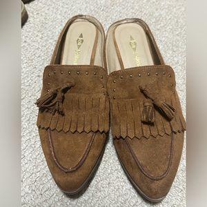 Suede mule with tassle/fringe-Western vibe!